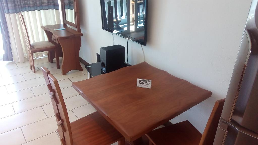 Bamburi Beach Studio Apartment B41 Екстер'єр фото