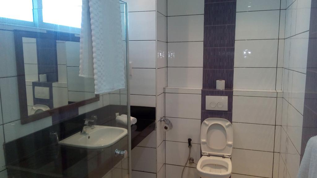 Bamburi Beach Studio Apartment B41 Екстер'єр фото