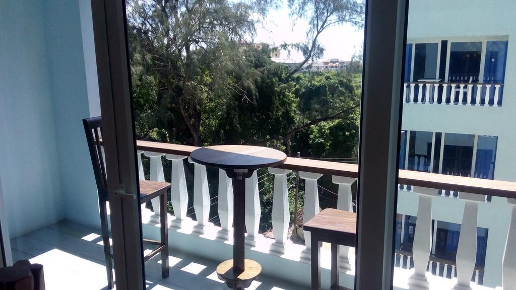 Bamburi Beach Studio Apartment B41 Екстер'єр фото