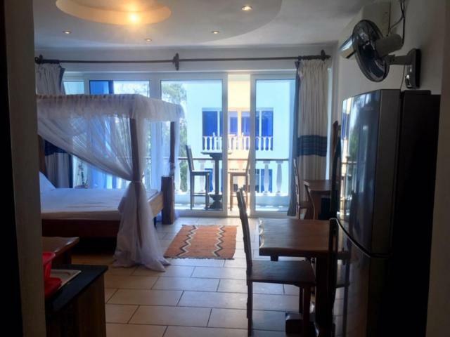 Bamburi Beach Studio Apartment B41 Екстер'єр фото