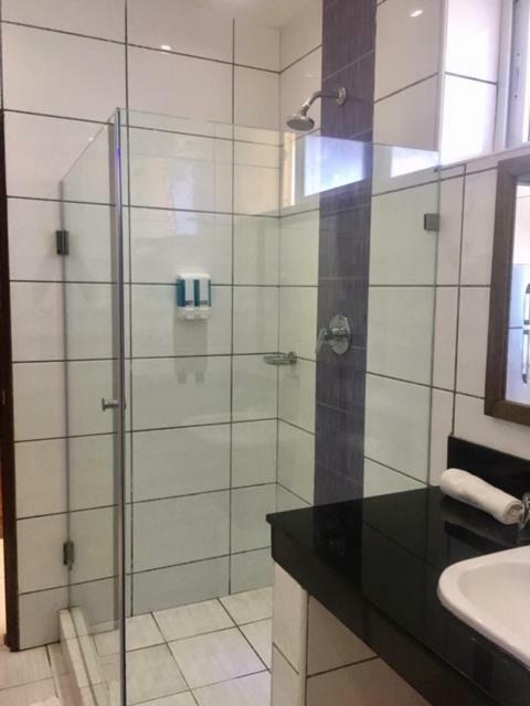 Bamburi Beach Studio Apartment B41 Екстер'єр фото
